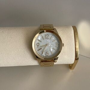 Gold Watch Mother of Pearl